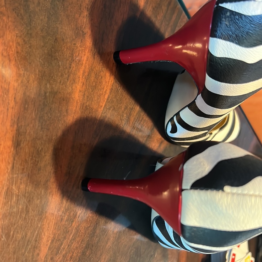 Zebra heels - Picture 3 of 3